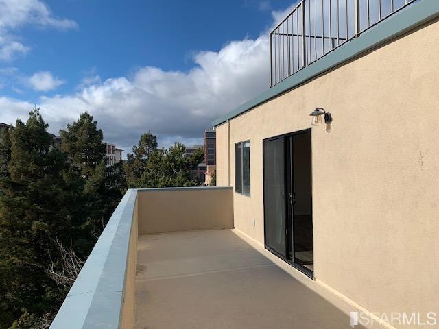 Building Photo - 1090 Main St