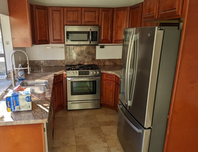 Kitchen - 1700 W Cerritos Ave