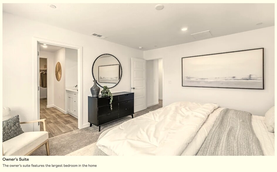 Building Photo - 4454 Buckingham Ave