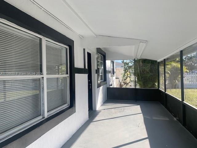 Building Photo - 3 bedroom in Hollywood FL 33023