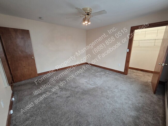 Building Photo - 1034 Birch St