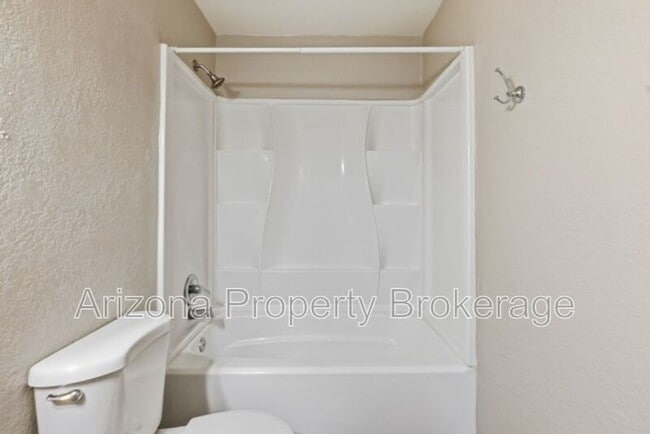 Building Photo - 603 W Rio Salado Pkwy