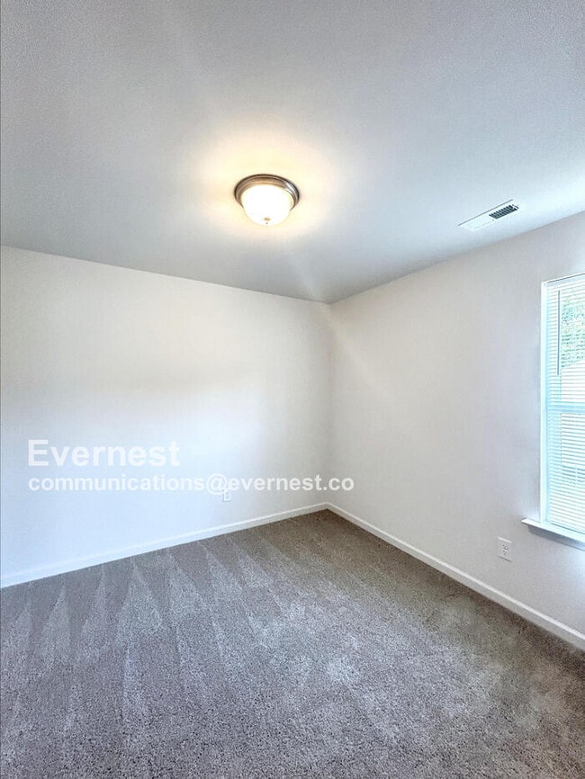 Building Photo - 628 NC-161