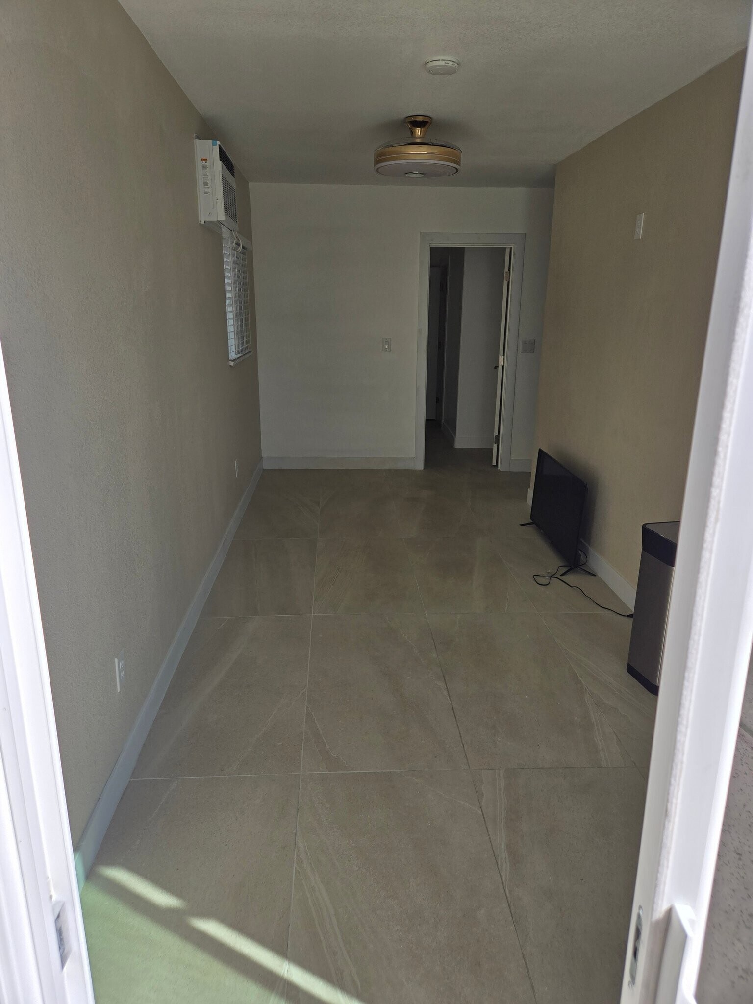 Building Photo - 730 Helmhill Ave