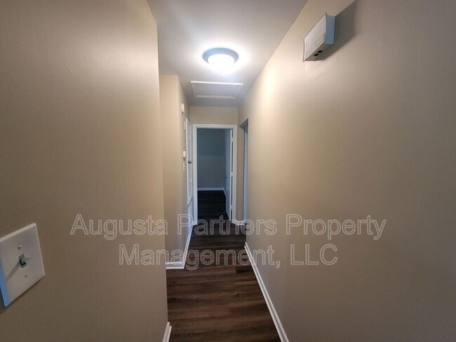 Building Photo - ~103 Blue Ct