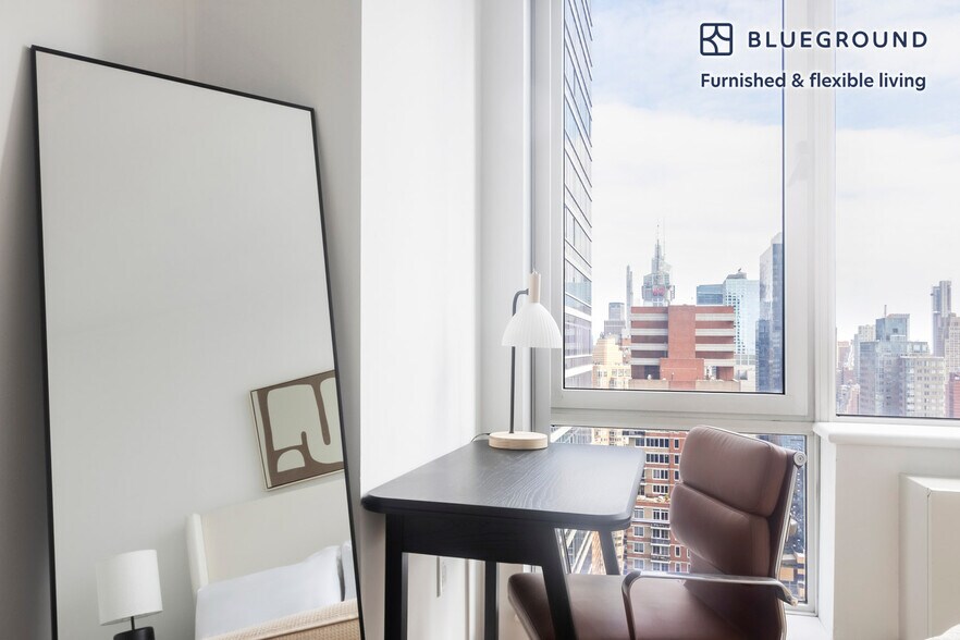Building Photo - 635 W 42nd St