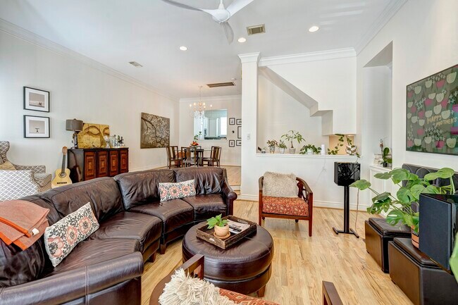 Building Photo - 5014 Mellon St