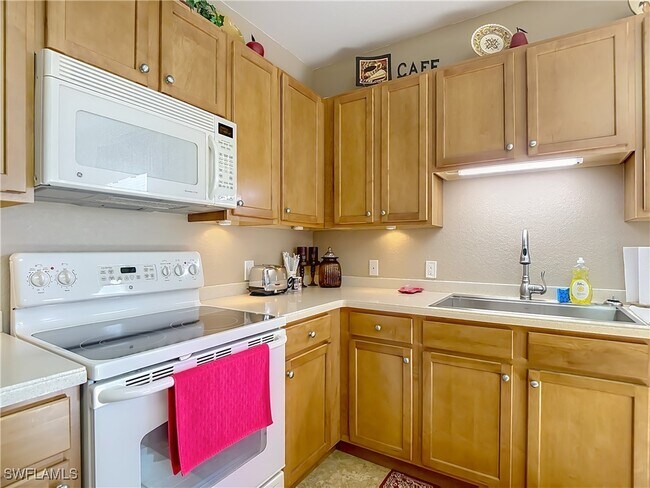 Building Photo - 9601 Spanish Moss Way