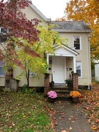 Building Photo - 124 Cedar St