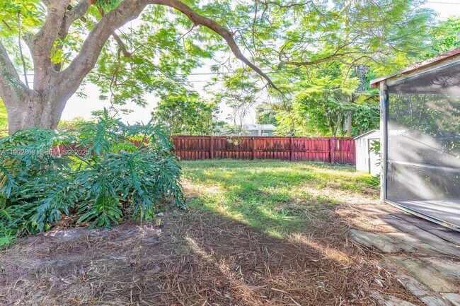 Building Photo - 1010 N 69th Way