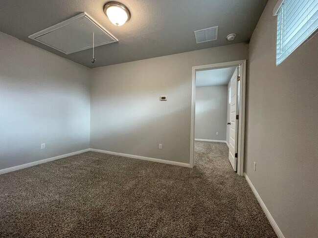 Building Photo - 1029 Kerrwood Wy
