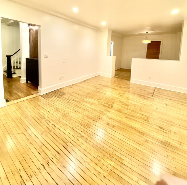 Building Photo - 4002 Chatham St