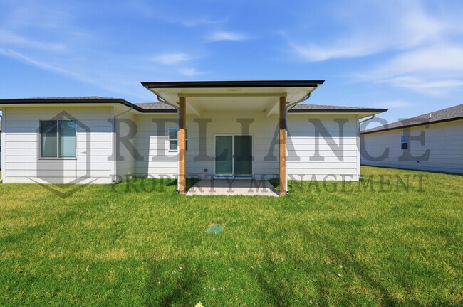 Building Photo - 613 Elmwood St