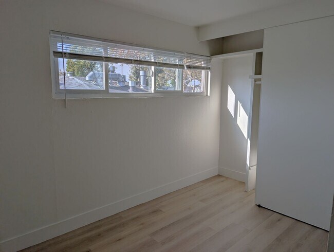 Building Photo - 1213 San Pablo Ave