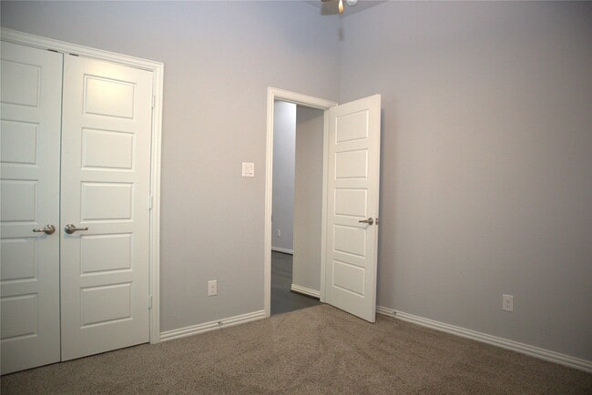 Building Photo - 4553 New Country Dr