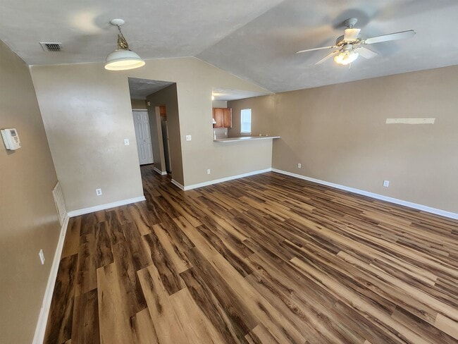 Building Photo - 2131 Wesley Ct