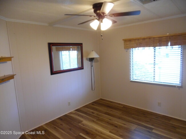Building Photo - 327 Macadamia Dr
