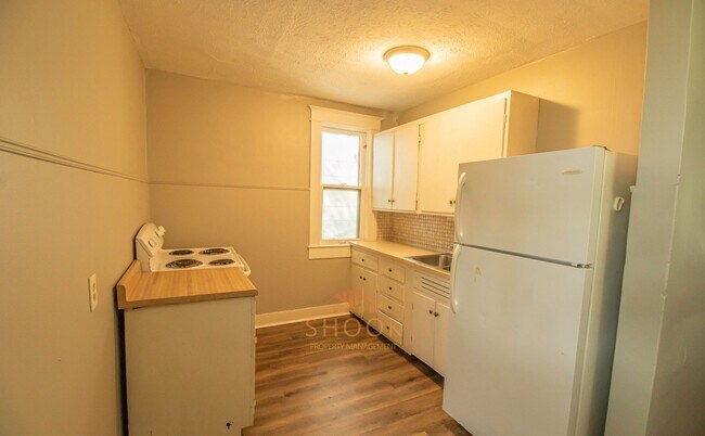 Building Photo - 822 N 7th St