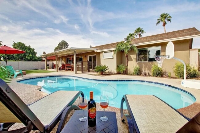 Building Photo - 8881 E Gray Rd