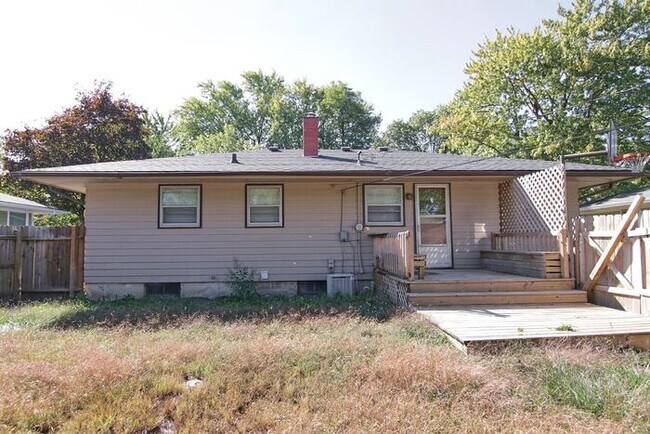 Building Photo - GREAT LAWRENCE TOWNSHIP HOME!