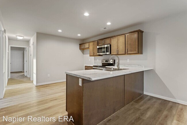 Building Photo - 3 br, 2 bath House - 24802A and 24802B Cox...