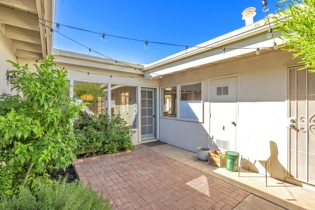 Building Photo - 7441 E Century Dr