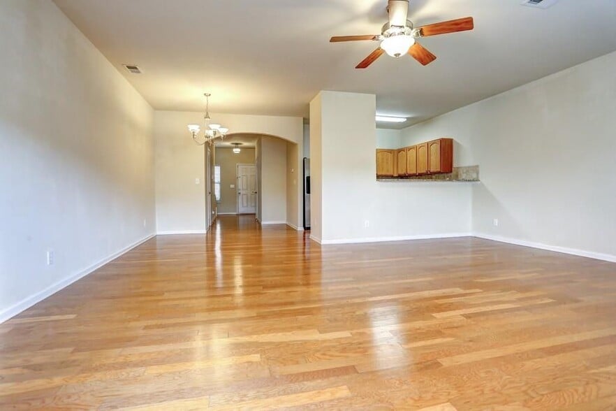 Building Photo - 5624 Moresby Ct