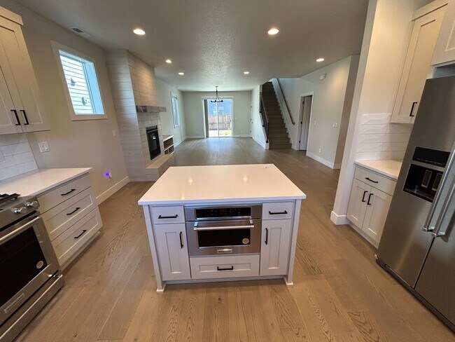 Building Photo - 20211 Glen Vista Rd