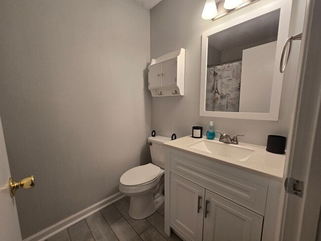 Building Photo - Waterfront, 2Bed, 2Bath, Minutes From 17 N