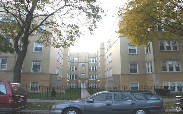Primary Photo - 4412-4426 N Saint Louis Ave