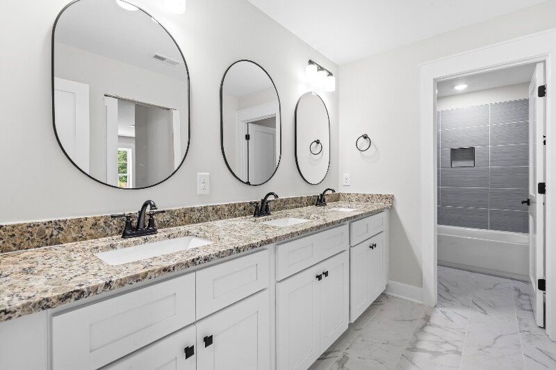 Building Photo - 155 Vast View Wy