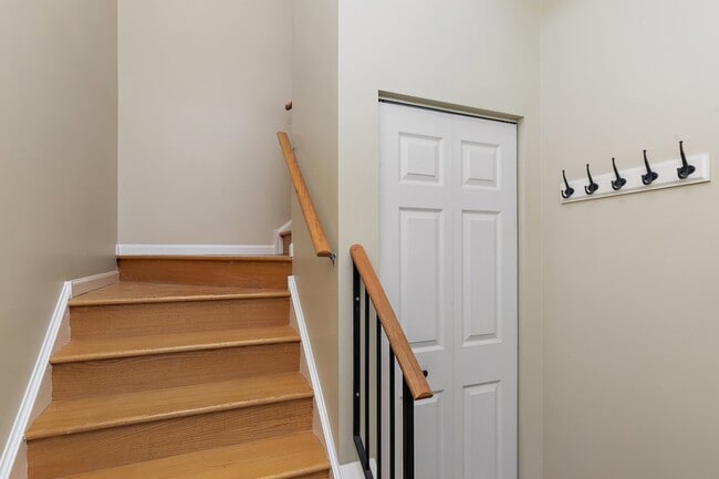 Building Photo - 240 Camel Bend Ct