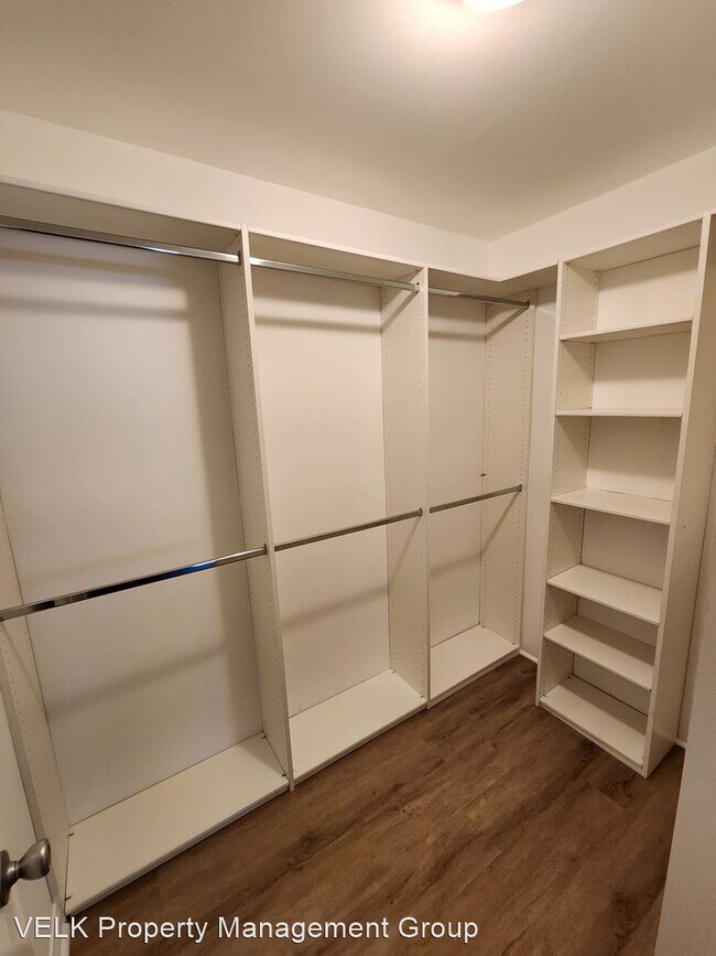 Building Photo - 3 br, 2.5 bath House - 2585 N Windsor Ave