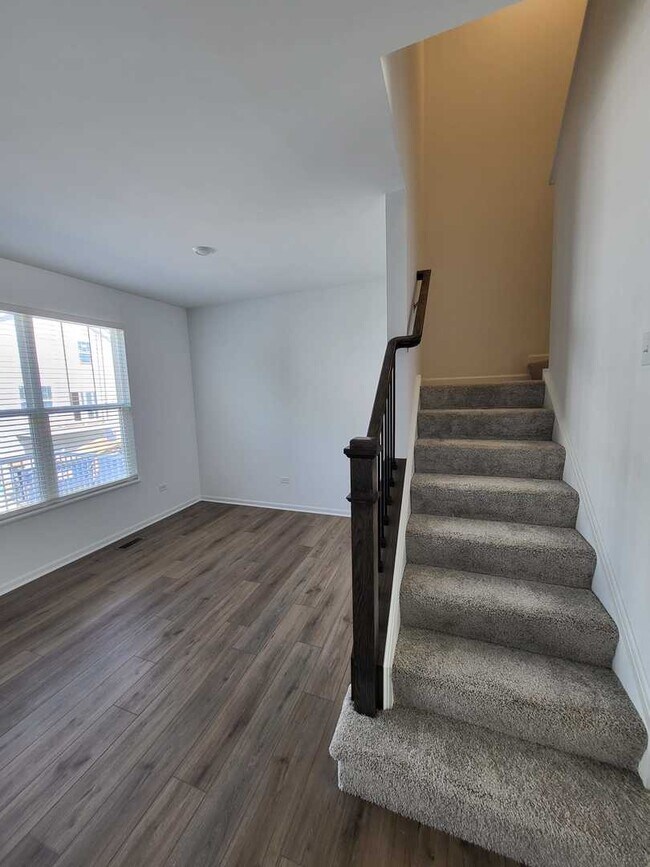 Building Photo - 588 Wolverine Dr
