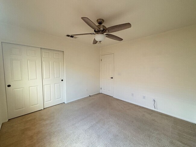 Building Photo - Single Story West Rosamond Home