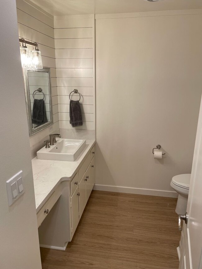 Building Photo - 2 Bedroom + 1 Bathroom Condo | Hueneme Bay | 55+ Community | Unfurnished