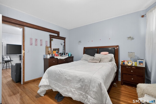 Building Photo - 361 Ridgefield Ave