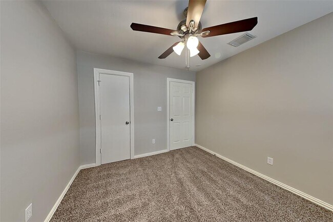 Building Photo - 10103 Golden Meadow Dr