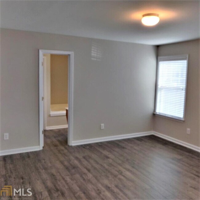 Building Photo - 302 Highland Falls Dr