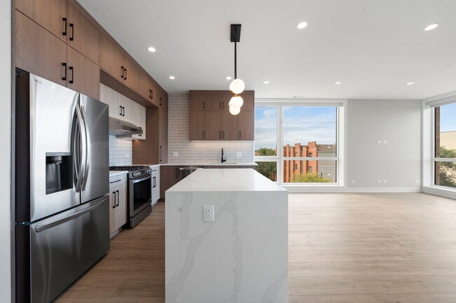 Building Photo - 2351 W Flournoy St