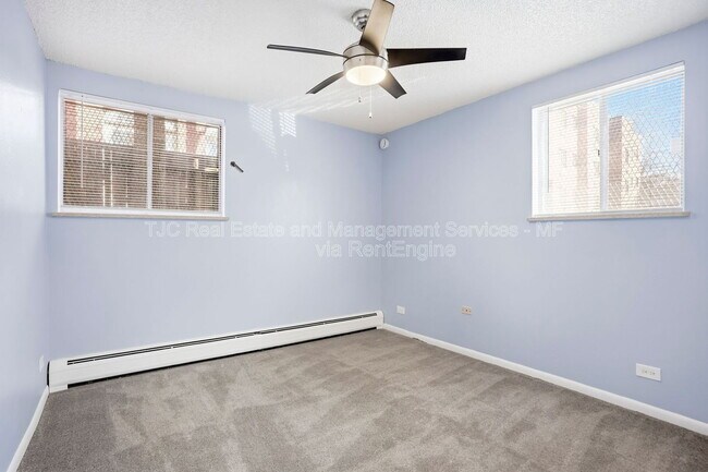 Building Photo - 970 N Downing St