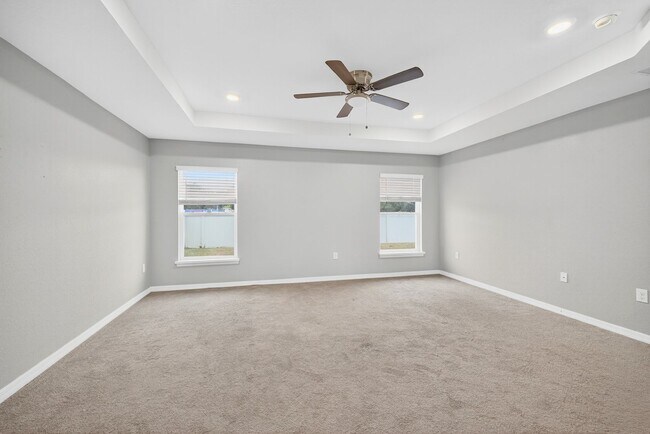 Building Photo - New Spacious 4 Bed - W/Amenities!