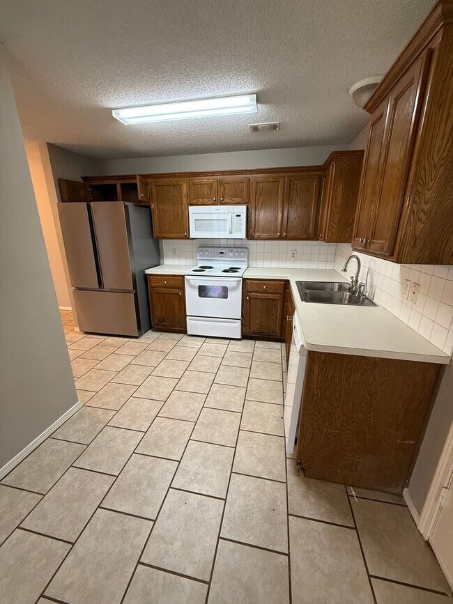 Building Photo - 1826 Ingalls Ln