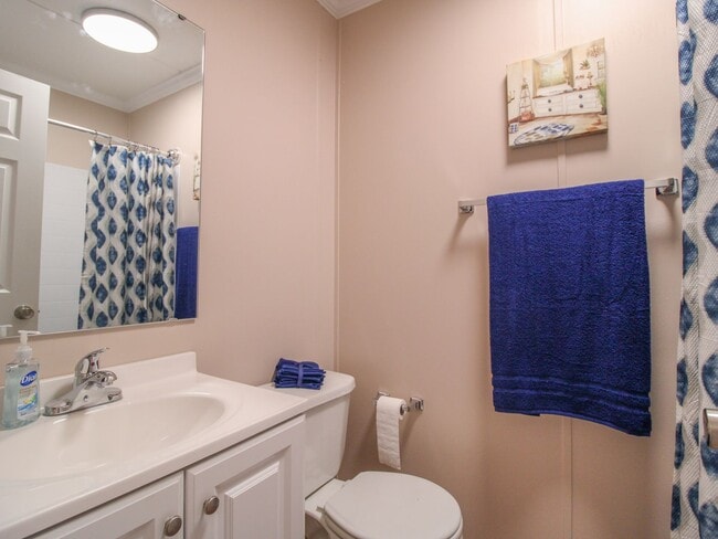 Building Photo - Recently Updated Manufactured Home!