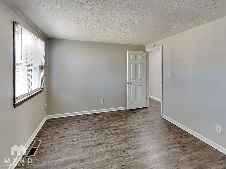 Building Photo - 545 Pickerington Hills Dr