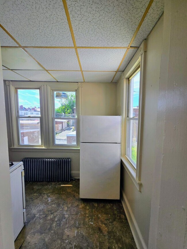 Building Photo - 742 N 6th St