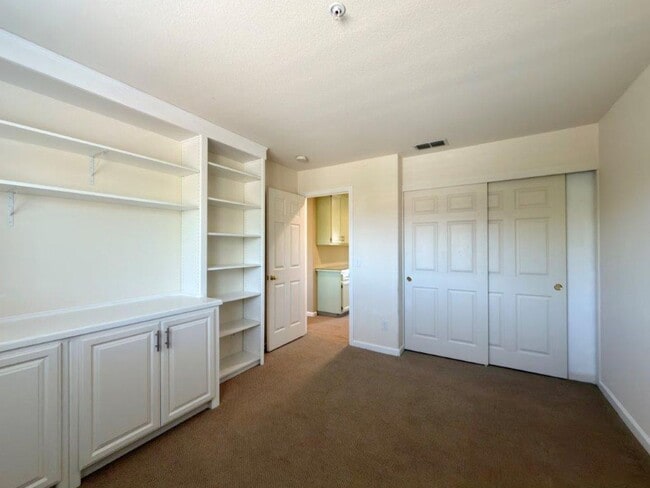 Building Photo - Coveted Napa Yacht Club 3 Bedrooms, 2 1/2 Bathrooms, w/ 1st Level Primary Bedroom/Bath