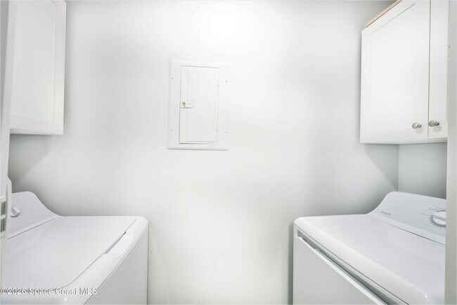 Building Photo - 7667 N Wickham Rd