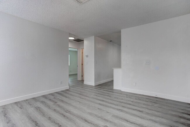 Building Photo - 921 Snug Harbor St