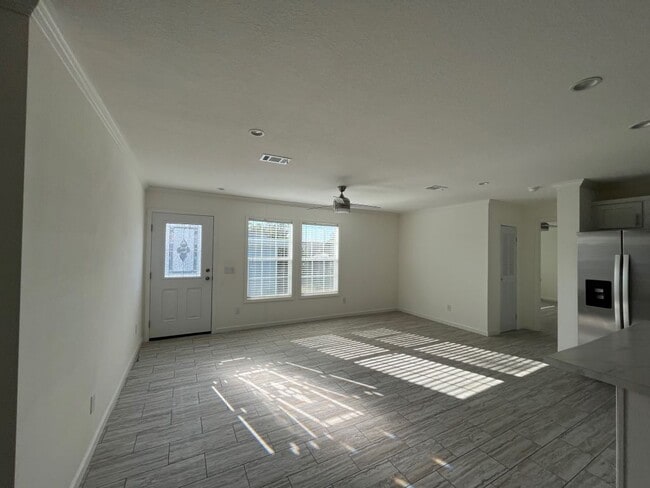 Building Photo - 112 Leopard Ln